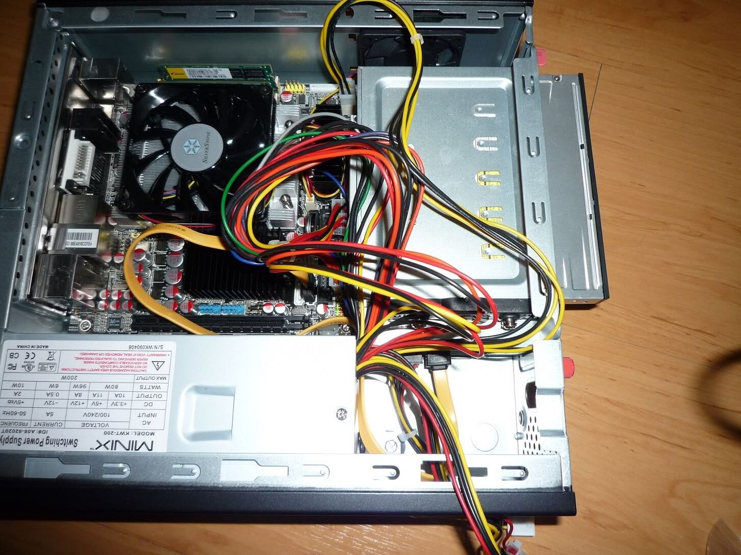 PluggingHDDSATA-1.jpg