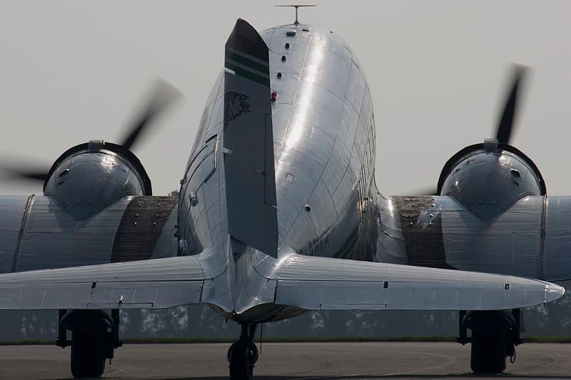 http://img.photobucket.com/albums/v142/MikePix/Duxford/16OC05/Dakota-2.jpg