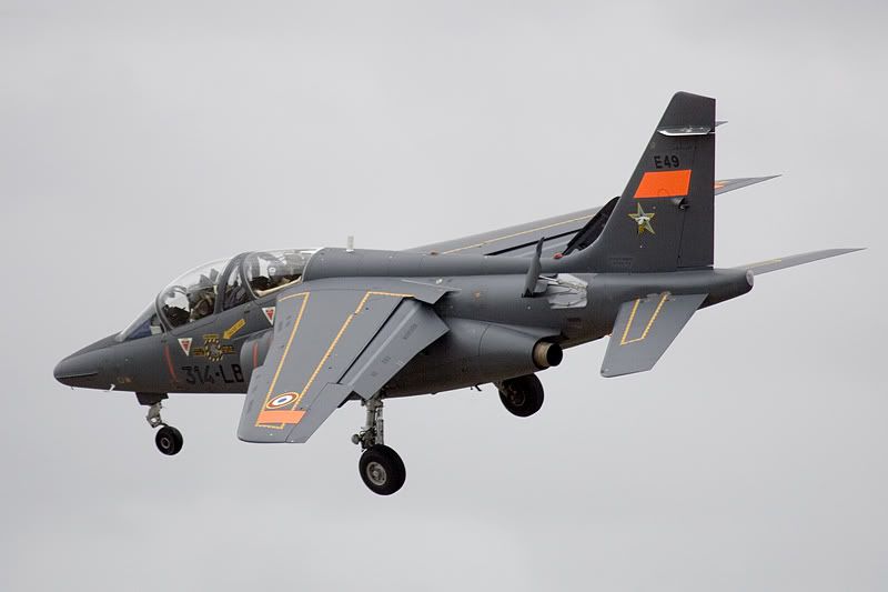 http://img.photobucket.com/albums/v142/MikePix/Leuchars2005/AlphaJetLeuchars314-LB.jpg