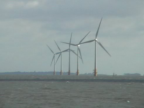 http://img.photobucket.com/albums/v142/Southendnick/Forts/windfarmline.jpg