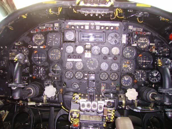 http://img.photobucket.com/albums/v142/Southendnick/Vulcan/vrtflightdeck.jpg