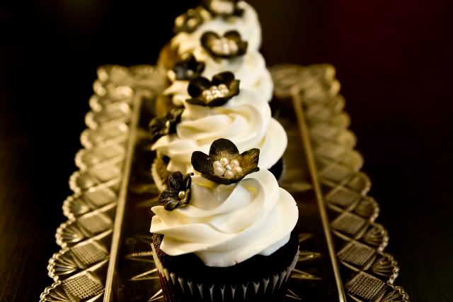 Black And White Cupcakes. Black and White Cupcakes