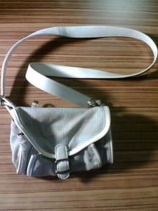 http://img.photobucket.com/albums/v144/FeRNsmallroom/bag5.jpg
