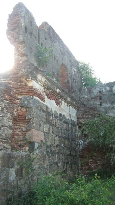 Alamparai Fort