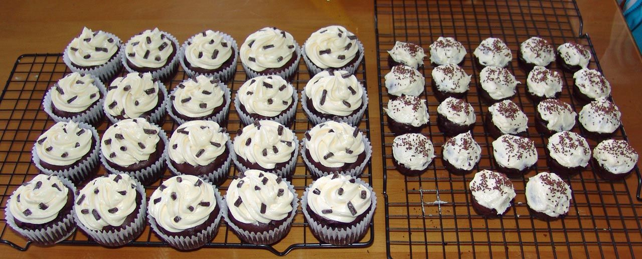 BlackandWhiteCupcakes_zps16101c41.jpg