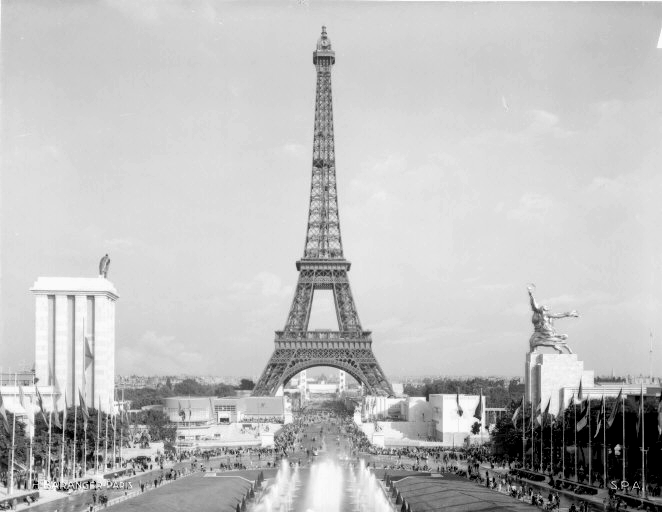 La_Tour_Eiffel_en_1937_contrast.png