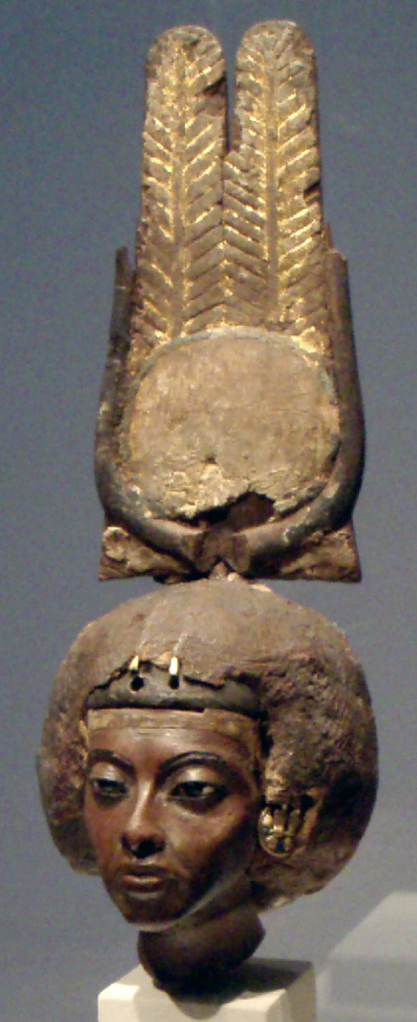 QueenTiy01-AltesMuseum-Berlin.png