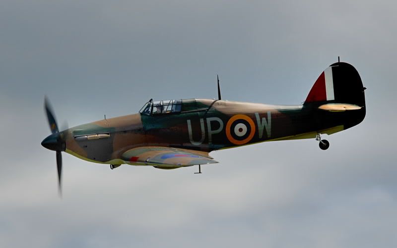 http://img.photobucket.com/albums/v147/AEROMEDIA/COSFORD%2009/Cos09Huricane1.jpg