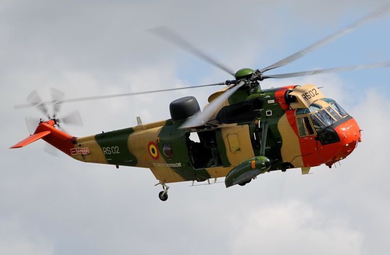 http://img.photobucket.com/albums/v147/AEROMEDIA/COSFORD%2009/cos09belgseaking.jpg