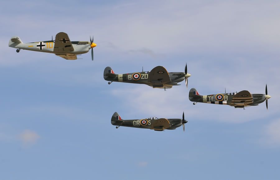http://img.photobucket.com/albums/v147/AEROMEDIA/LEGENDS%2010/LEGNDS100711spitsbuchon.jpg