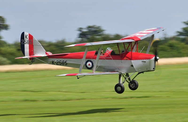 http://img.photobucket.com/albums/v147/AEROMEDIA/OLD%20WARDEN%20Aug%2009/OW020809TigerMoth.jpg
