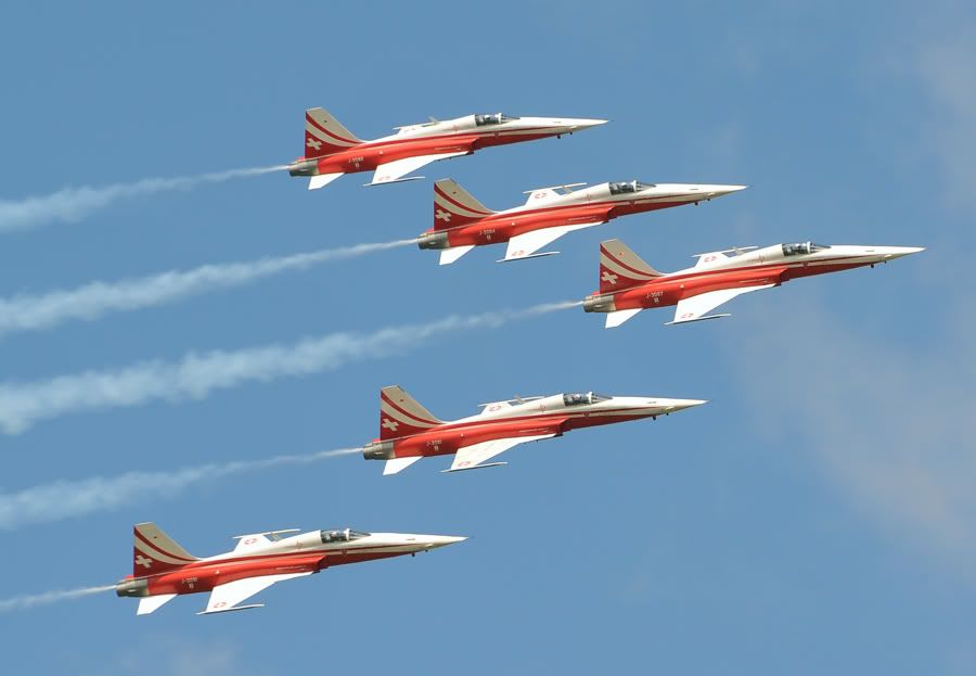 http://img.photobucket.com/albums/v147/AEROMEDIA/RIAT%202010/RIAT10FriPatSuisse.jpg
