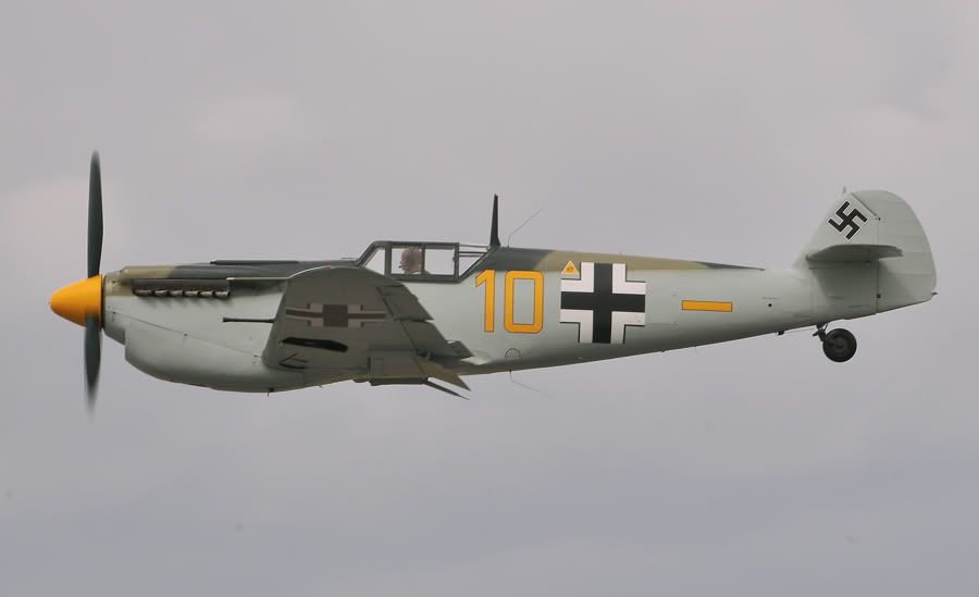 http://img.photobucket.com/albums/v147/AEROMEDIA/RIAT%202010/RIAT10SatBuchon.jpg