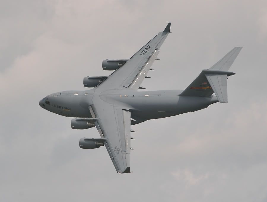 http://img.photobucket.com/albums/v147/AEROMEDIA/RIAT%202010/RIAT10SatC17top.jpg
