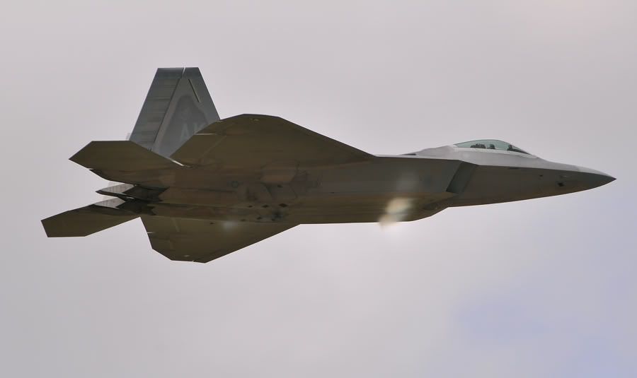 http://img.photobucket.com/albums/v147/AEROMEDIA/RIAT%202010/RIAT10SatF-225.jpg