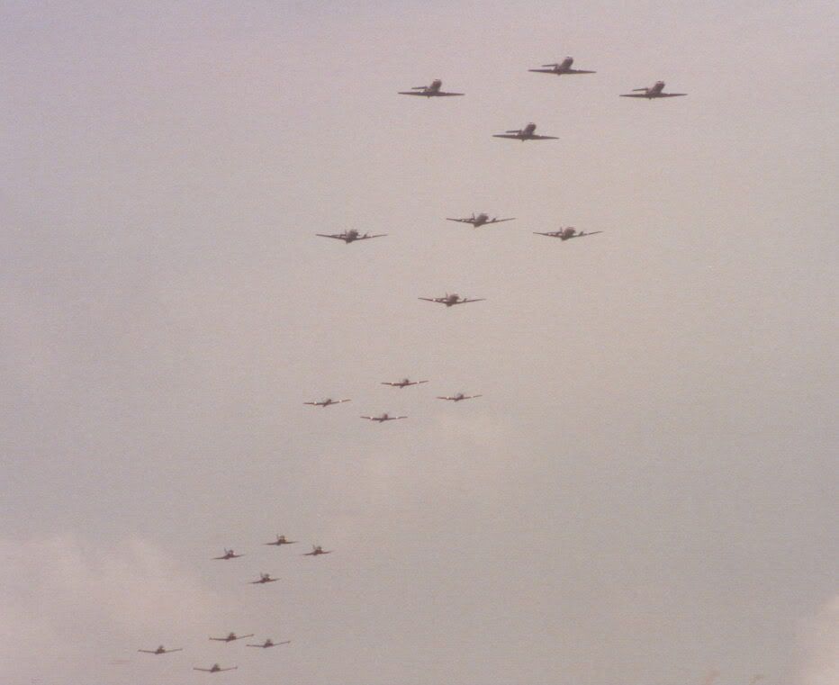 http://img.photobucket.com/albums/v147/AEROMEDIA/formations/Scan235.jpg