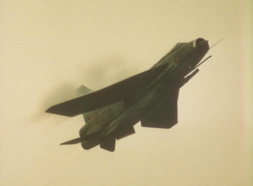http://img.photobucket.com/albums/v147/AEROMEDIA/lightnings/Scan221-1.jpg