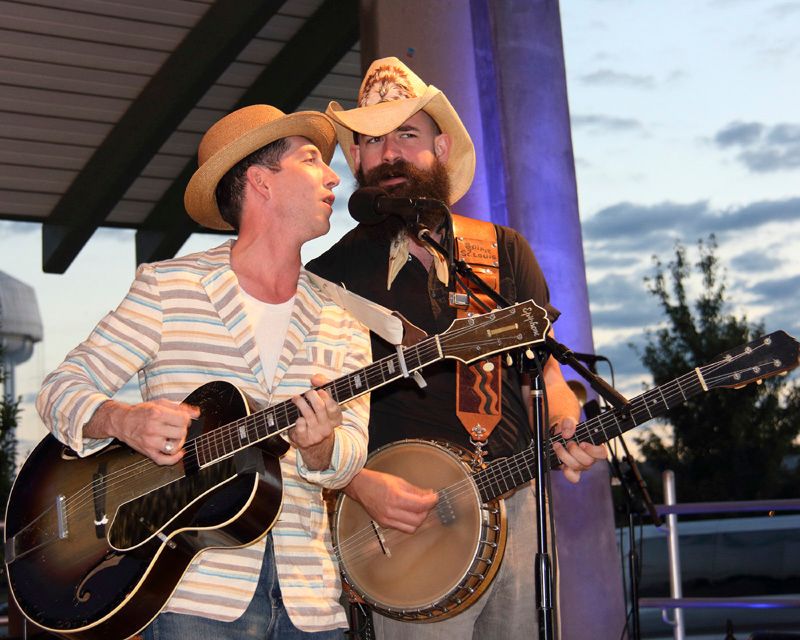 IMAGE: http://img.photobucket.com/albums/v147/tunamelt/POTN%20Canon%2006/IMG_5656copy_02.jpg