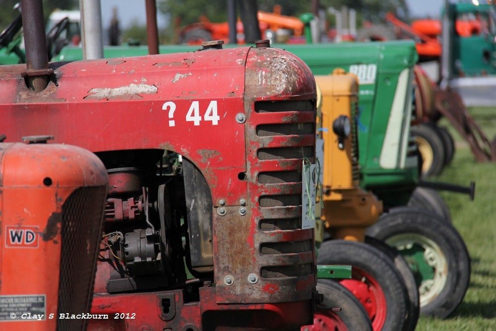 IMAGE: http://img.photobucket.com/albums/v147/tunamelt/POTN%20Canon/Tractor100.jpg