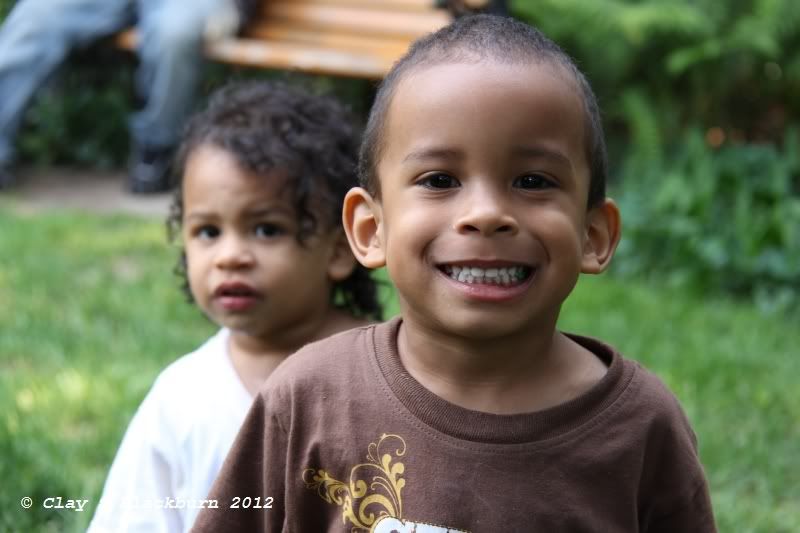 IMAGE: http://img.photobucket.com/albums/v147/tunamelt/POTN%20Canon/image009.jpg