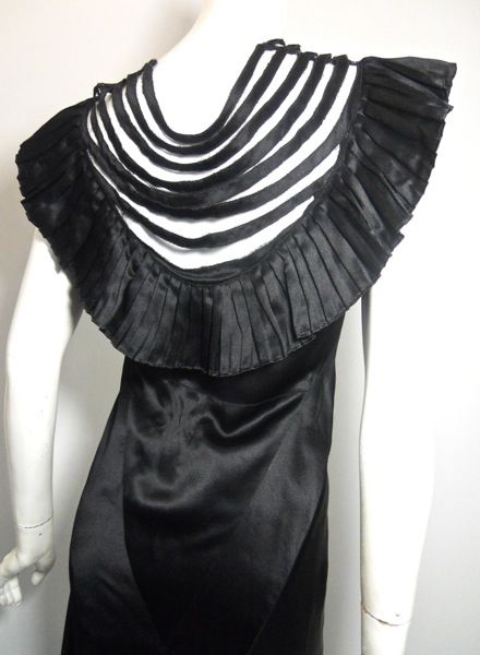 30s
dress vintage gown