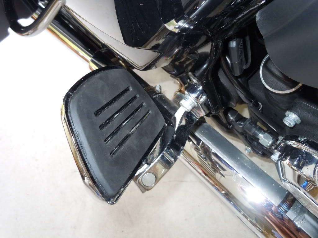 Kuryakyn Premium Mini Floorboards 4392 Installed Pics and Review