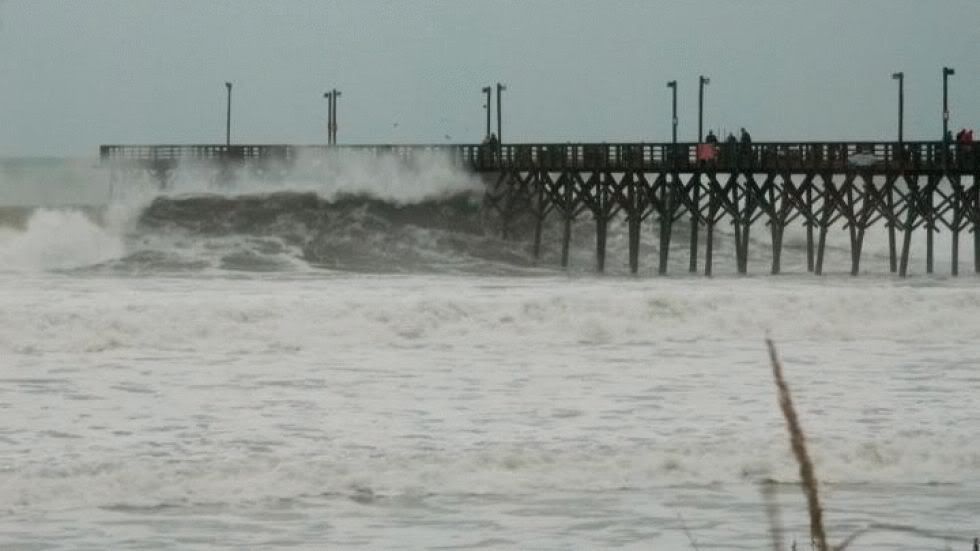 http://img.photobucket.com/albums/v151/logansrun/Hurricane%20Sandy/surfcitypiernc.jpg