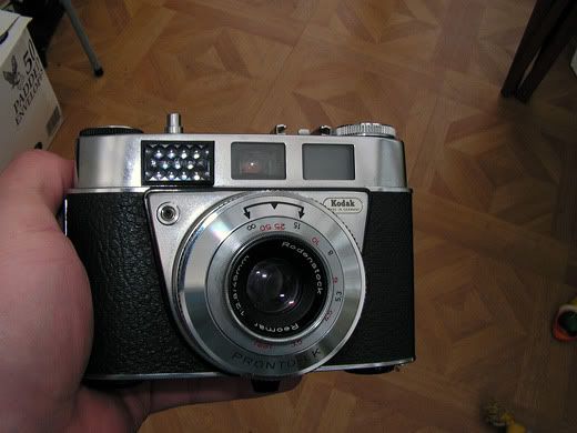 IMAGE: http://img.photobucket.com/albums/v153/ferny/darkroom/kodak/jpeg-2.jpg