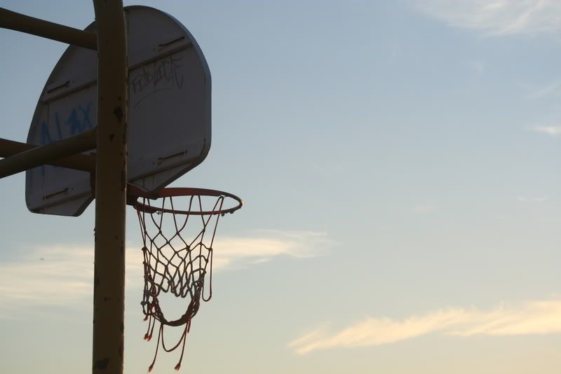 IMAGE: http://img.photobucket.com/albums/v153/my_ark_4/Rebel%20XT/IMG_0338.jpg