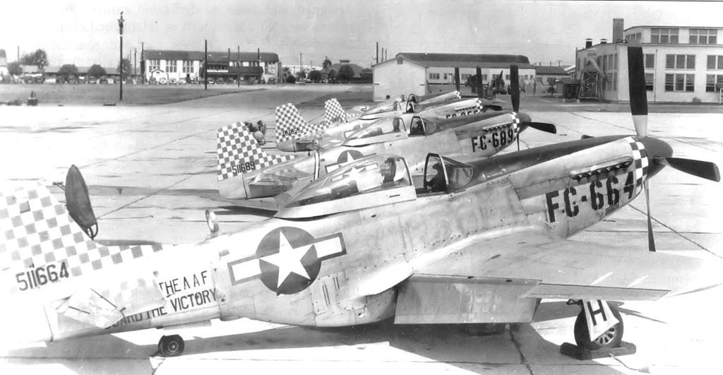 1024px-20th_Fighter_Group_P-51D_Mustangs