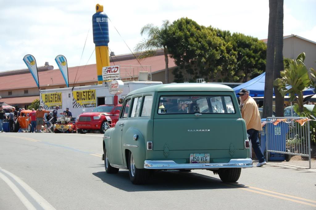 PlymSuburban1.jpg