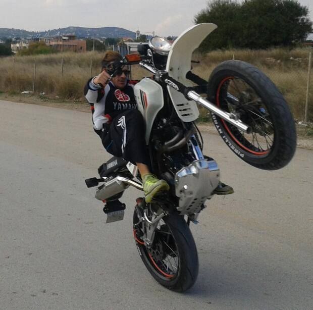 550Wheelie.jpg