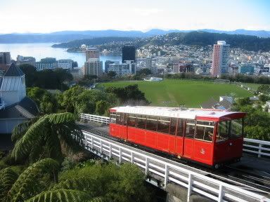 My very own picture of the departing cable car