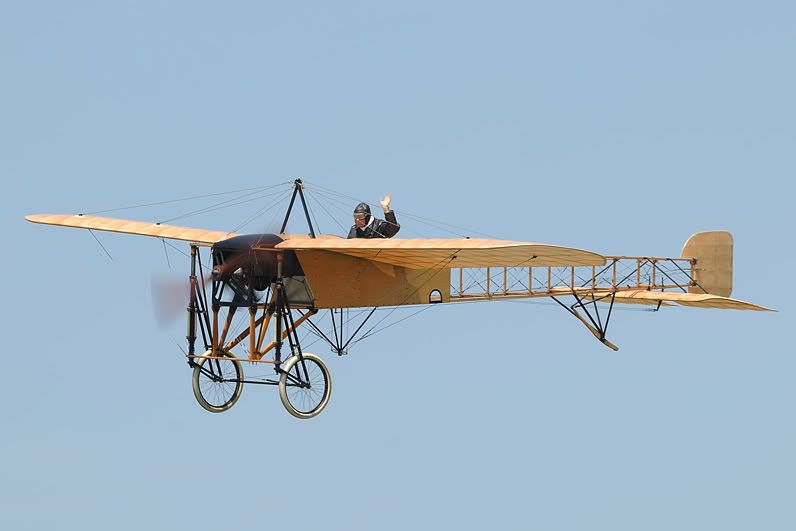 http://img.photobucket.com/albums/v157/woodlands/Dayton%20ww1%20flyin/biggin07sun.jpg