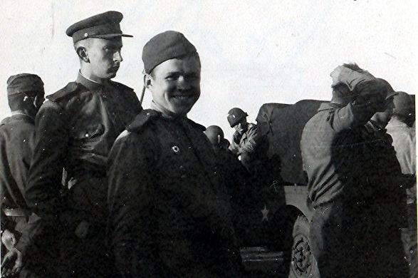 photo Russian_Comrades in Route to Berlin 5-1945_2_zps89nvuleh.jpg
