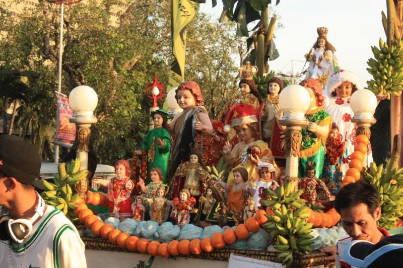 Sto. Niño on Parade in Manila