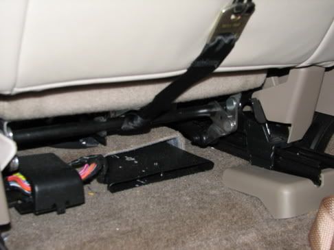 '05 Chevy Tahoe driver outboard captions chair, LATCH install, 