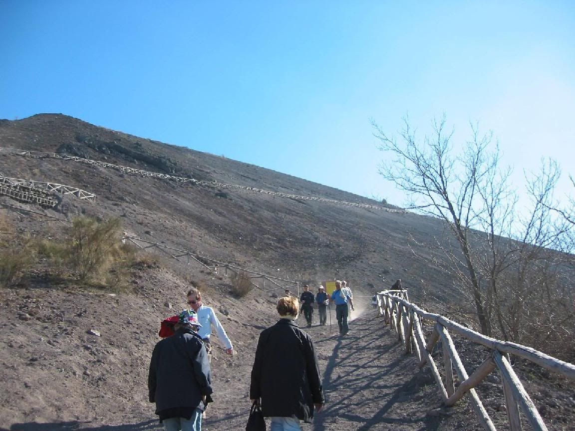 Walking_up_Vesuvius.jpg