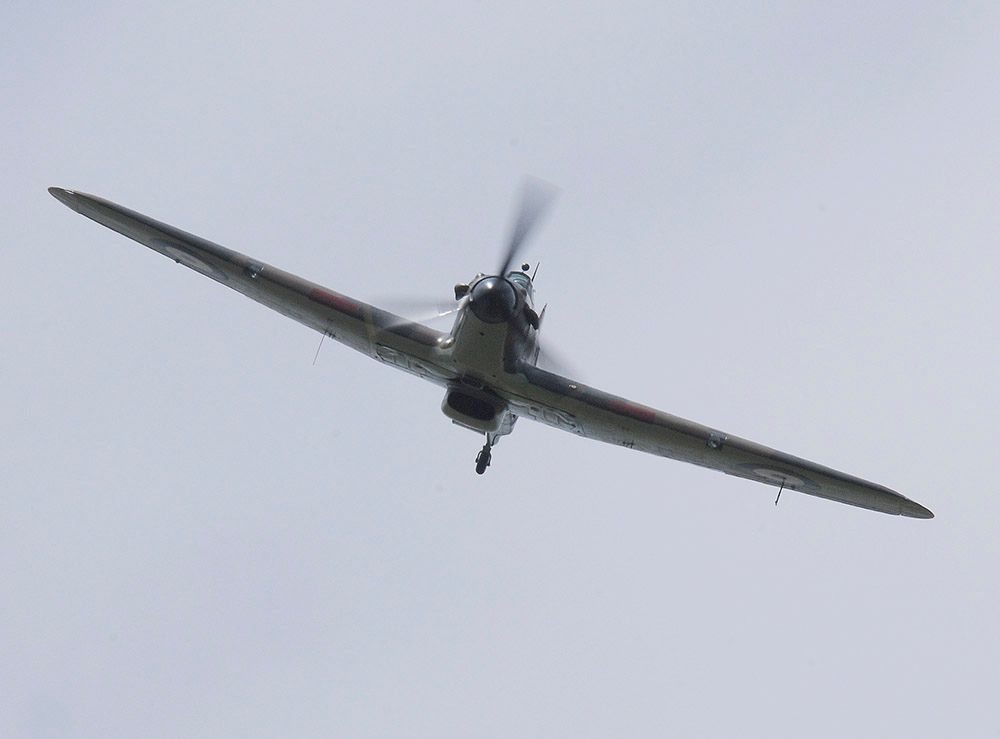 http://img.photobucket.com/albums/v165/YakRider/56%20Squadron%20Parade/Hurricane%202-1000_zpsphk68gi8.jpg