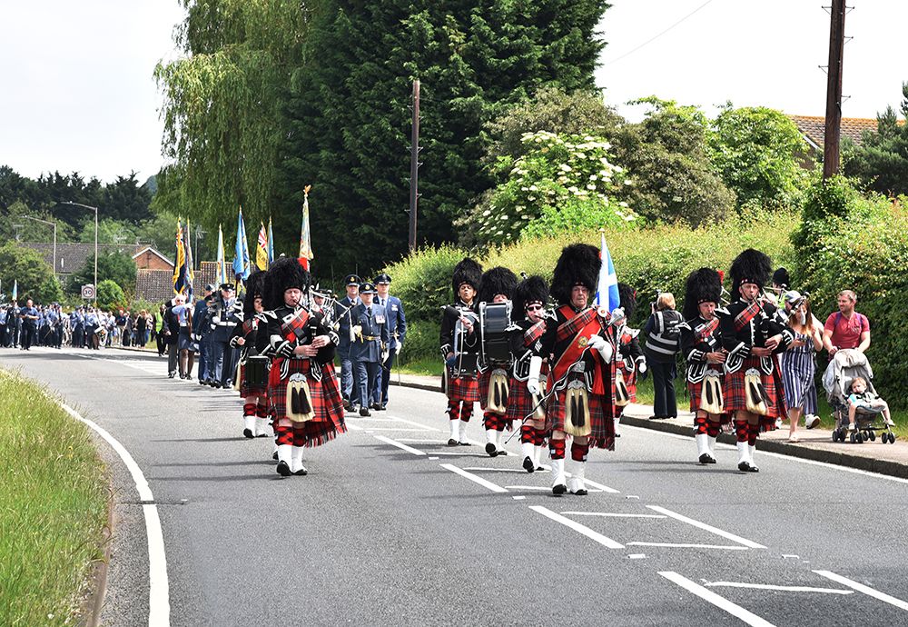 http://img.photobucket.com/albums/v165/YakRider/56%20Squadron%20Parade/Parade%202-1000_zps8dqmtvze.jpg