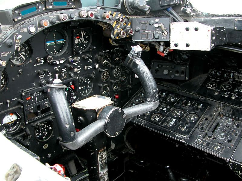 http://img.photobucket.com/albums/v165/YakRider/Canberra12Cockpit.jpg