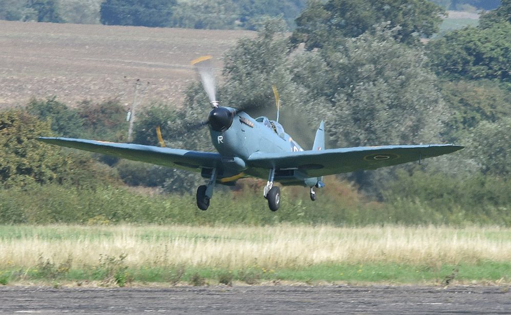 http://img.photobucket.com/albums/v165/YakRider/September%202018/Spitfire%202-1000_zpsmtszafcb.jpg