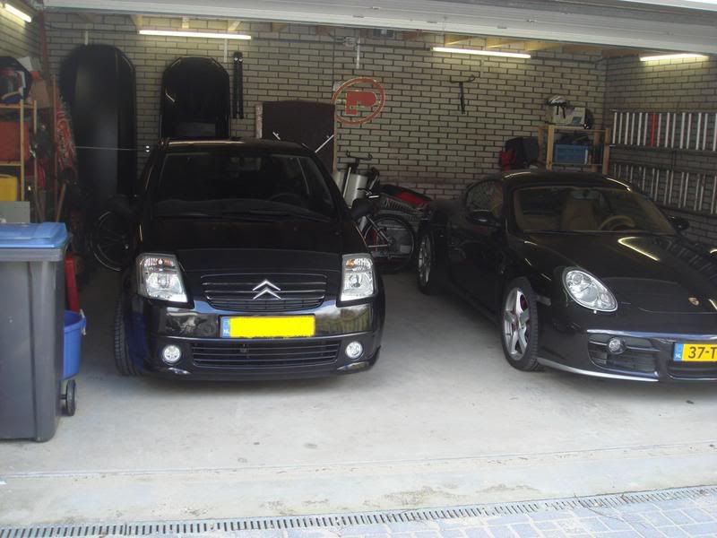 [img width=800 height=600]http://img.photobucket.com/albums/v171/chielles/c2porschenoid.jpg[/img]