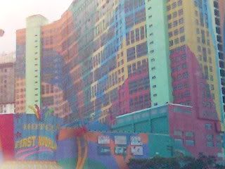Hotel First World my head