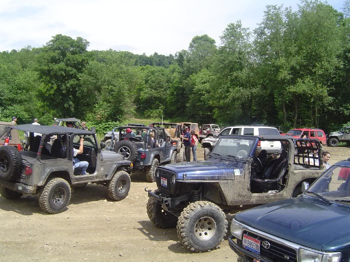 http://img.photobucket.com/albums/v172/2k2wranglerx/4wdhw%20meet%20n%20greet/DSC00489.jpg