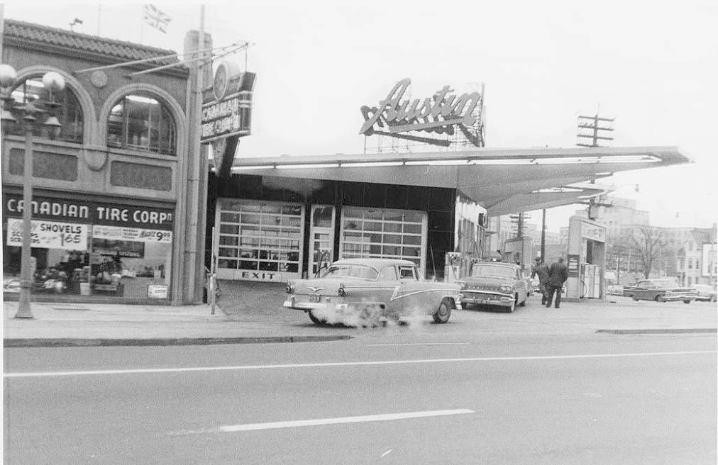 photo-toronto-yonge-street-at-church-canadian-tire-austin-cars-sign-1959_zps5b242c37.jpg