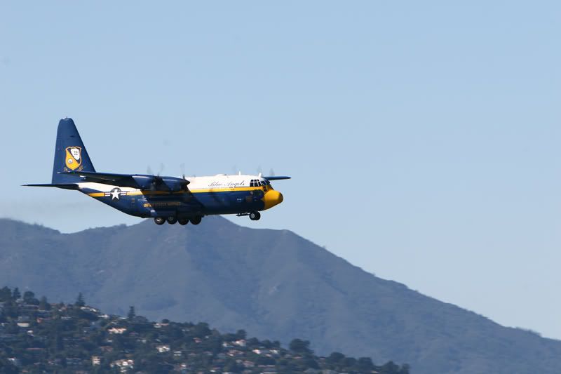 IMAGE: http://img.photobucket.com/albums/v176/forty5r/Fleet%20Week/IMG_2457.jpg