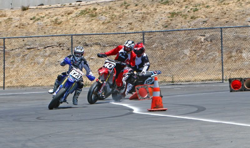 IMAGE: http://img.photobucket.com/albums/v176/forty5r/Laguna%20Seca/IMG_8660.jpg