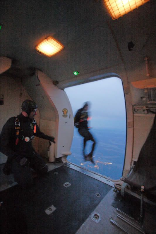 IMAGE: http://img.photobucket.com/albums/v180/helograd/IMG_0992web.jpg