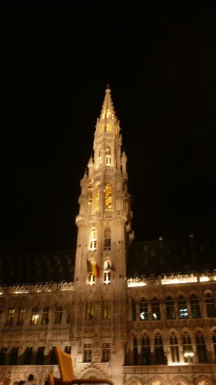 http://img.photobucket.com/albums/v180/s12_gotBoost/Eurotrip%202008/Brussels/P1020629.jpg